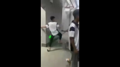 En un país normal, este moro mierda acaba en una cuneta sea hija nuestra o no.